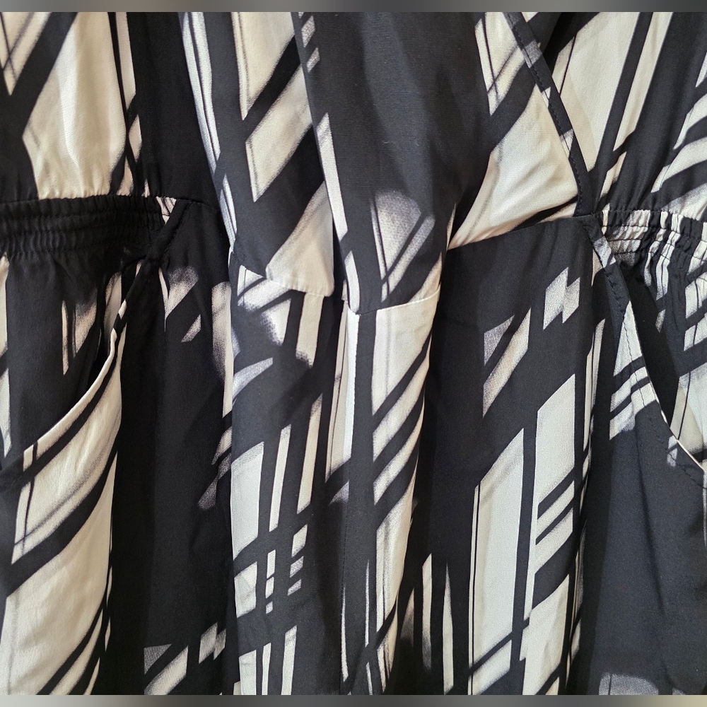 NWT Parker Jumpsuit with a black and white abstract pattern Size MEDIUM - Picture 3 of 13